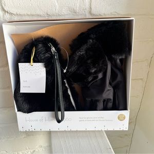 House of Harlow Black Wristlet